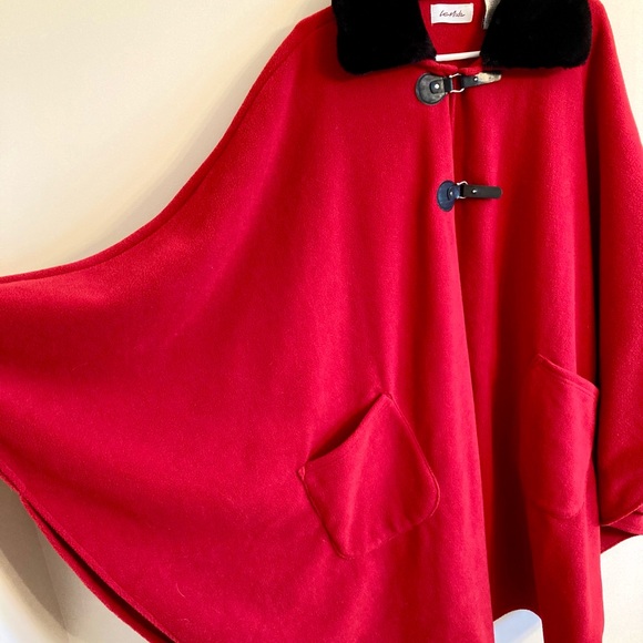 LeModa Cape - Picture 3 of 13